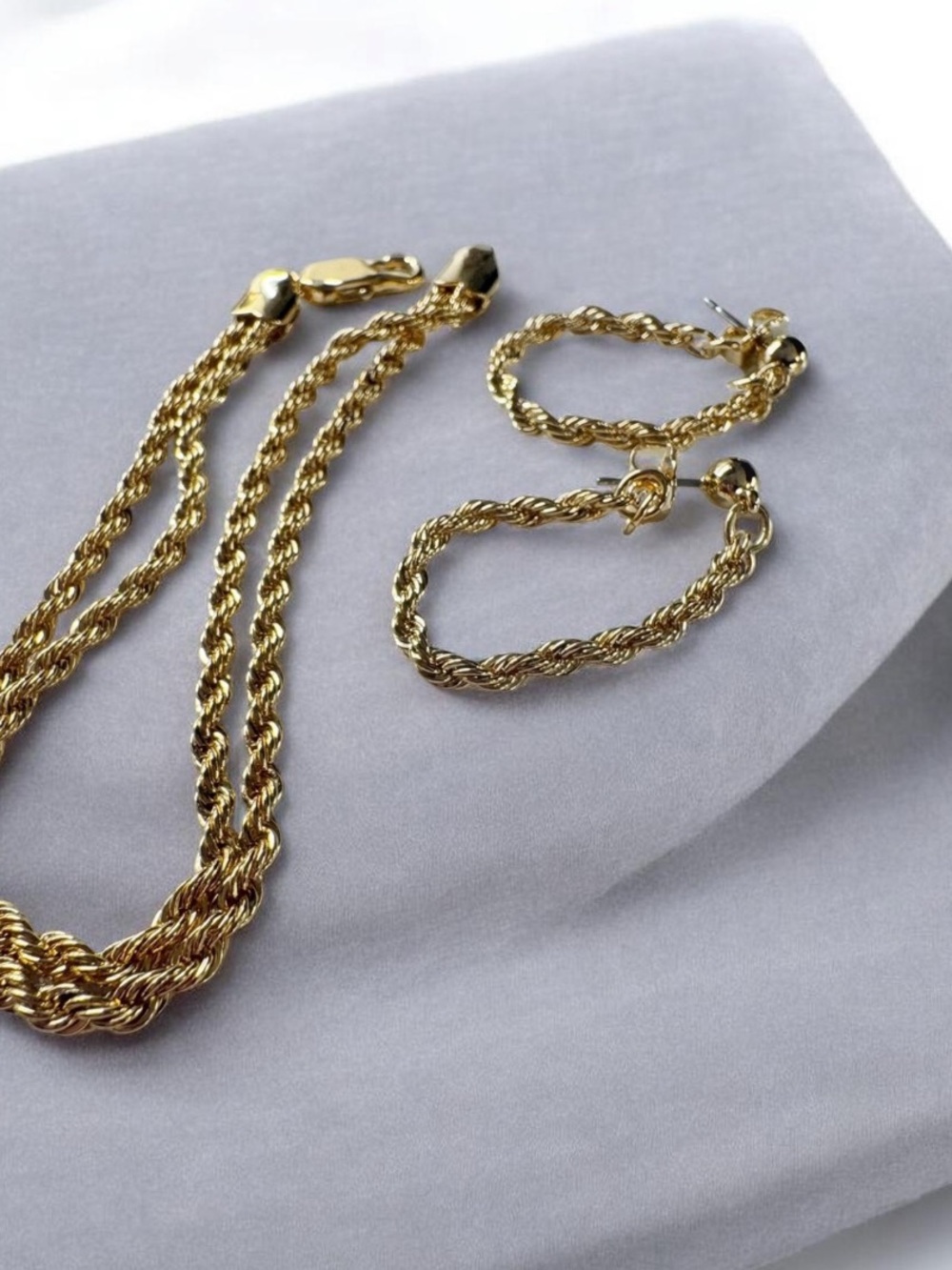 Vintage 90s Avon Gold Twist Bracelet with Matching Drop Earrings Set NIB